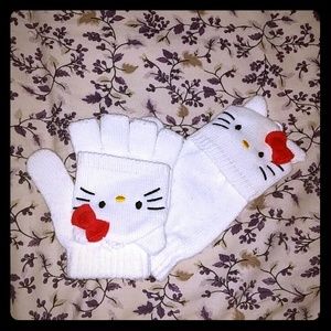 Hello Kitty mittins