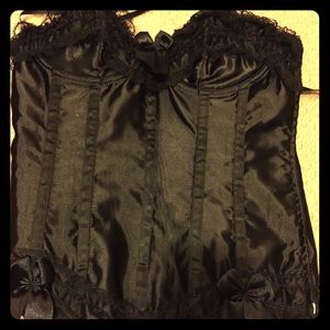 Bustier Corset Black fits large... I am 36 D