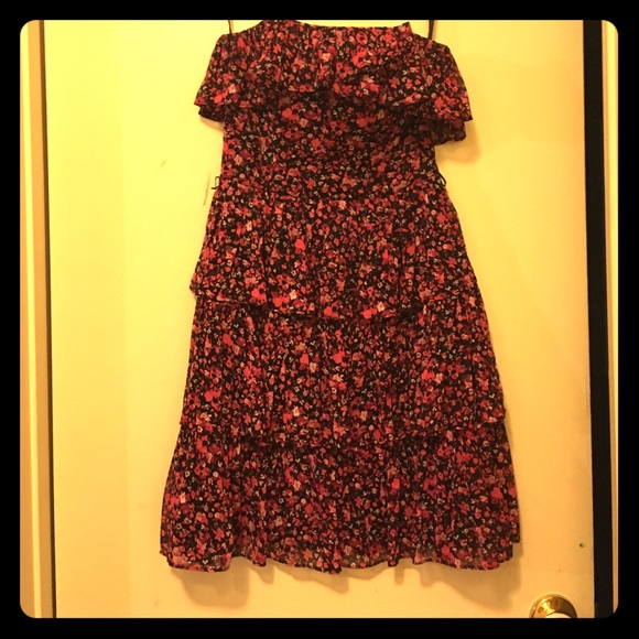 Flowery dress. - Picture 1 of 1