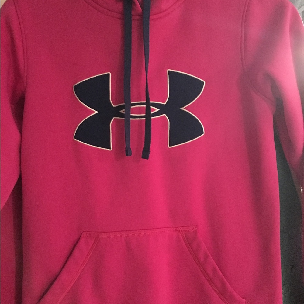 Under armpit sweatshirt