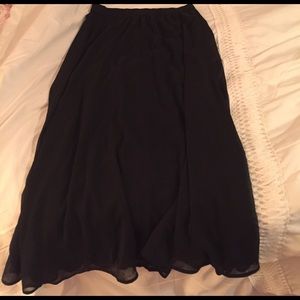 🚨Closing in 24hours🚨 🌟Black maxi skirt NWOT