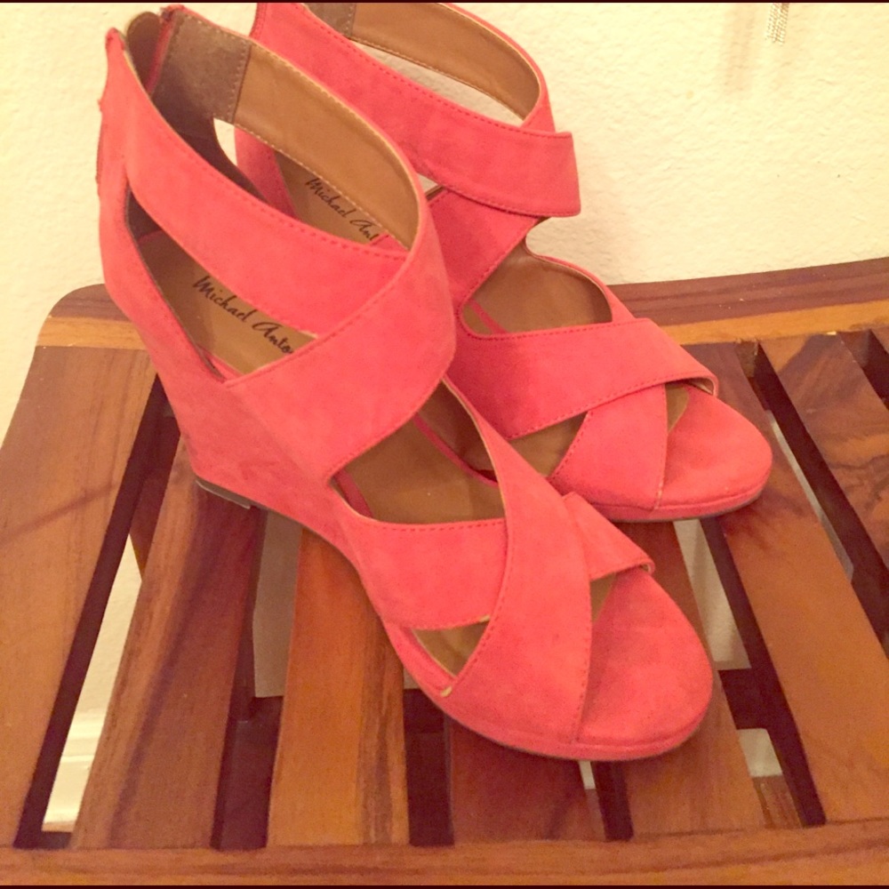 Sz 7.5 Michael Antonio Wedges