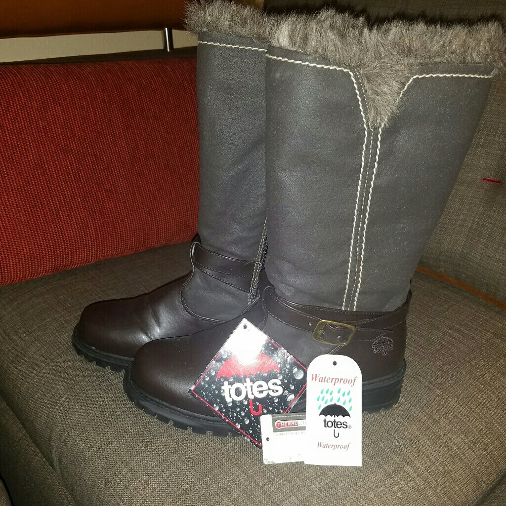🛑Donated🛑     TOTES DARK BROWN WATERPROOF BOOTS