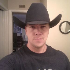 Meet your Posher, Edgardo