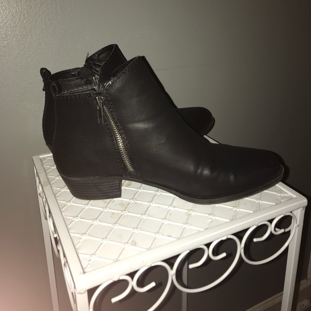 Black Madden Girl ankle booties