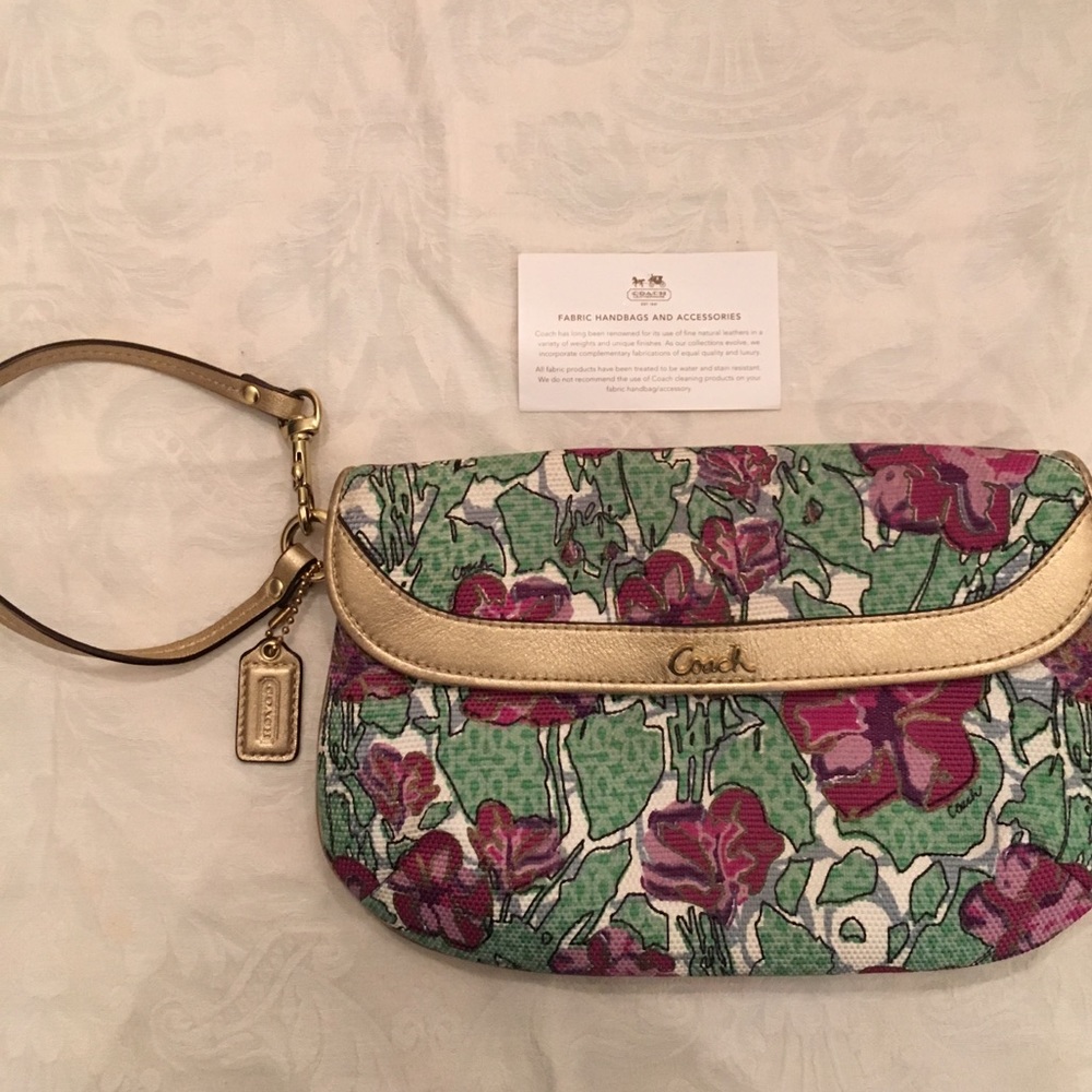 NWOT COACH Madison Ashley Floral Clutch