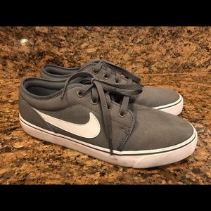 Nike Canvas Sneakers