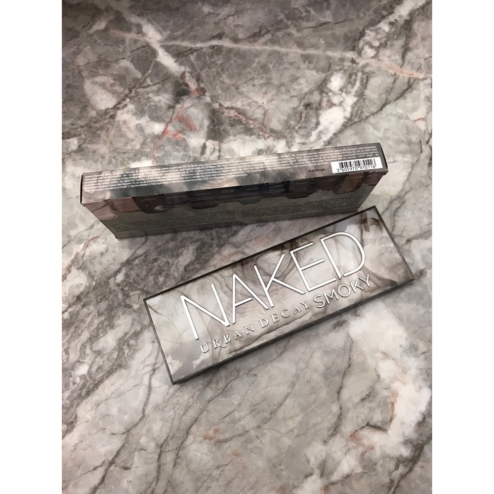 Urban Decay Naked Smoky Palette