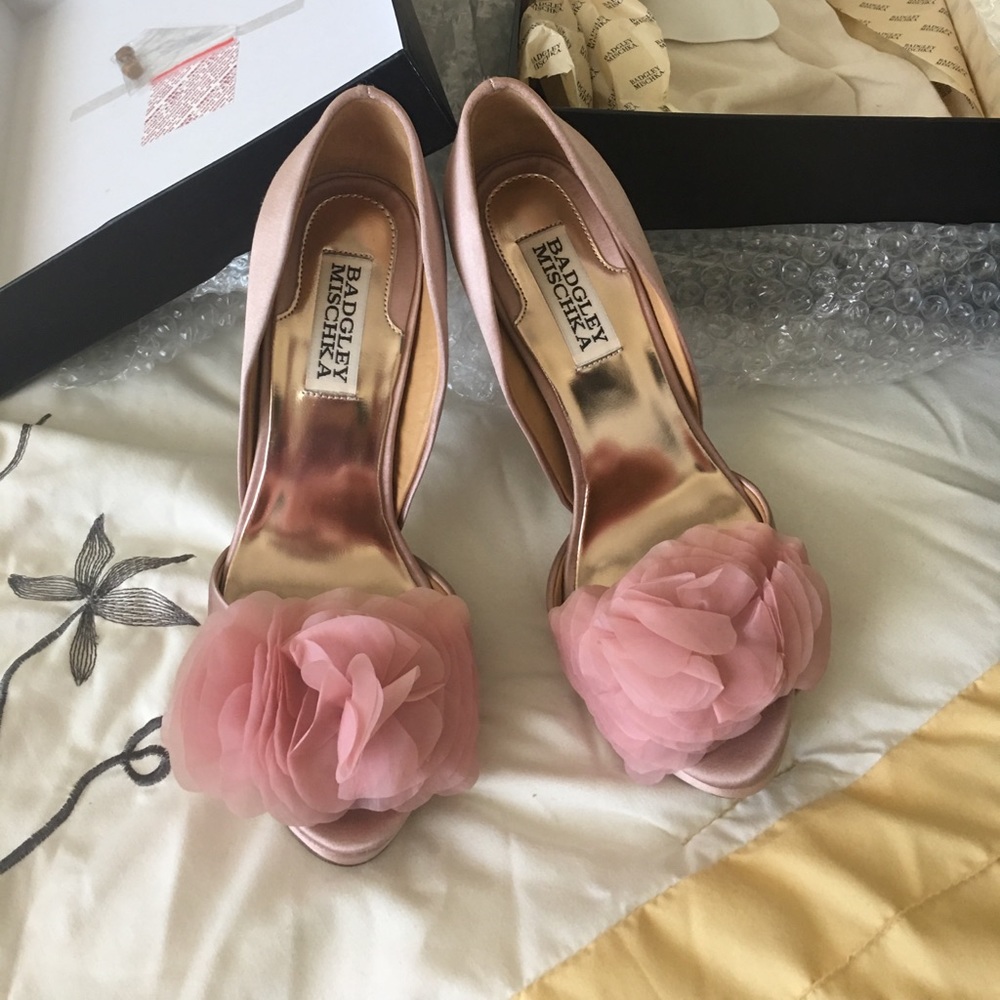 Badgley Mischka Rossat Pumps