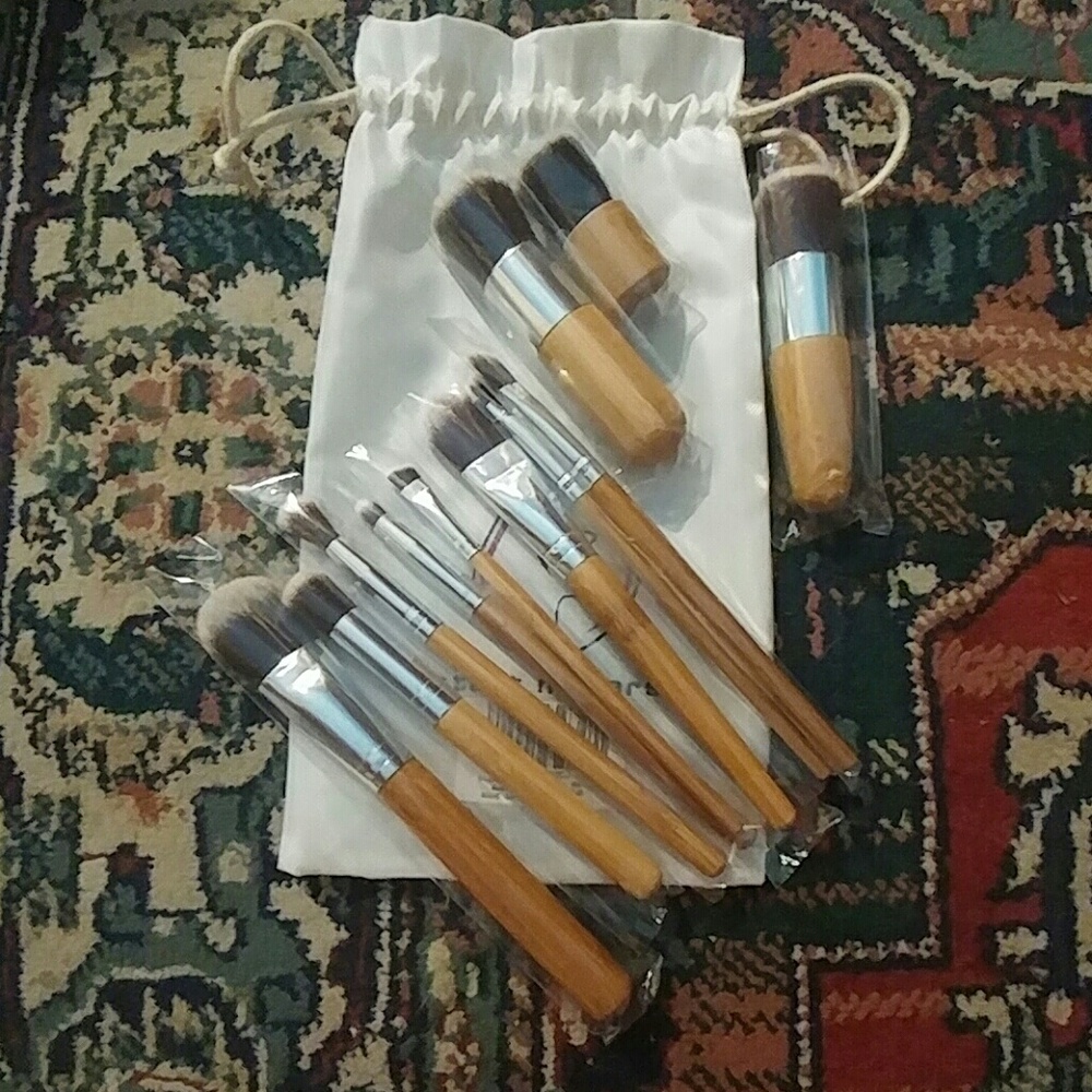 11 pcs new in bag brush set!!