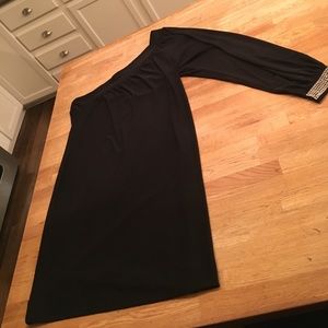 Single sleeved dress