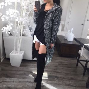 ⭐️Sale⭐️ Fuzzy black and white cardigan 💙