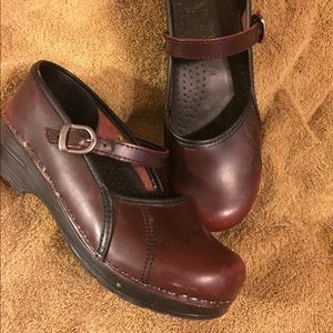 Comfortable dansko shoe