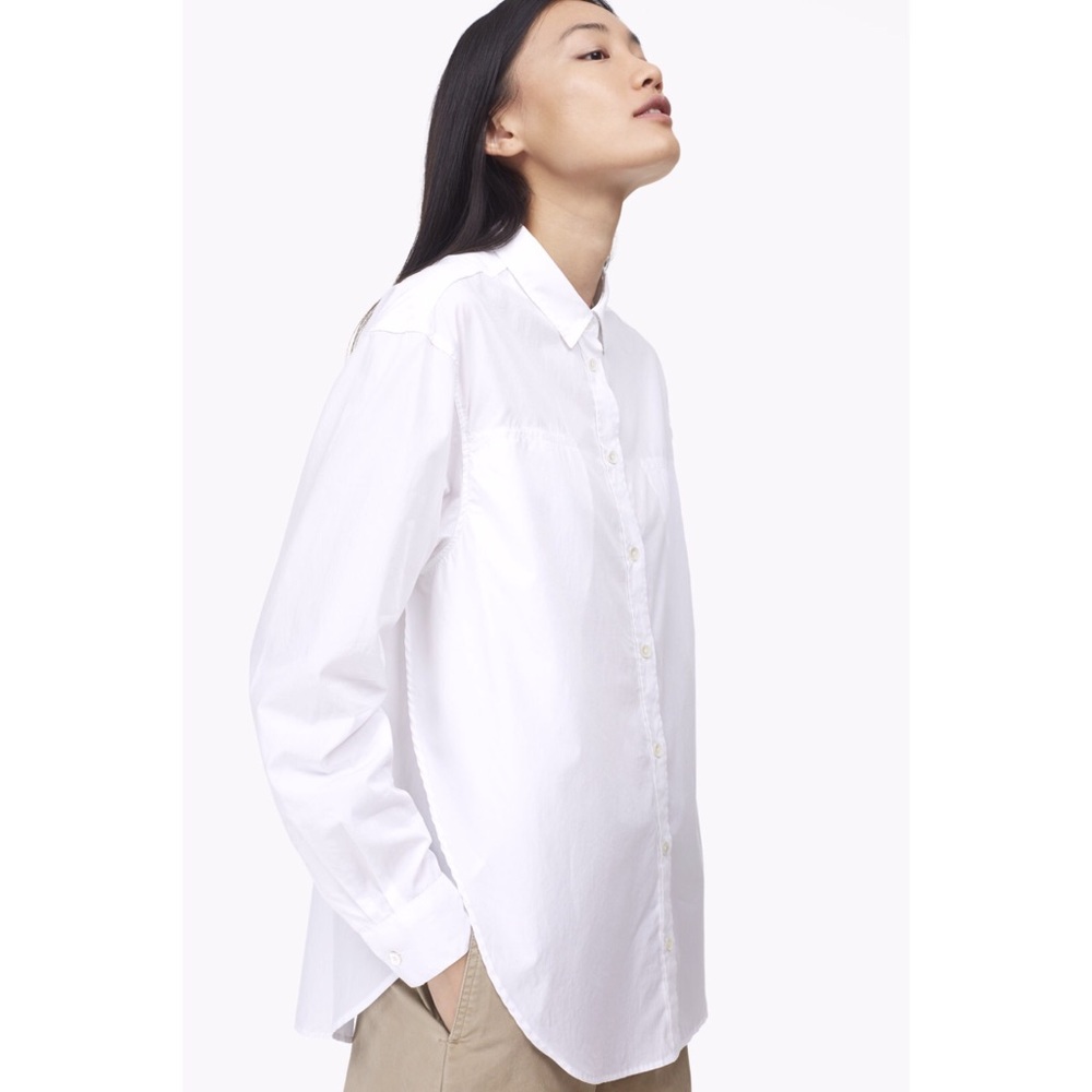 🌿Closed button down white blouse