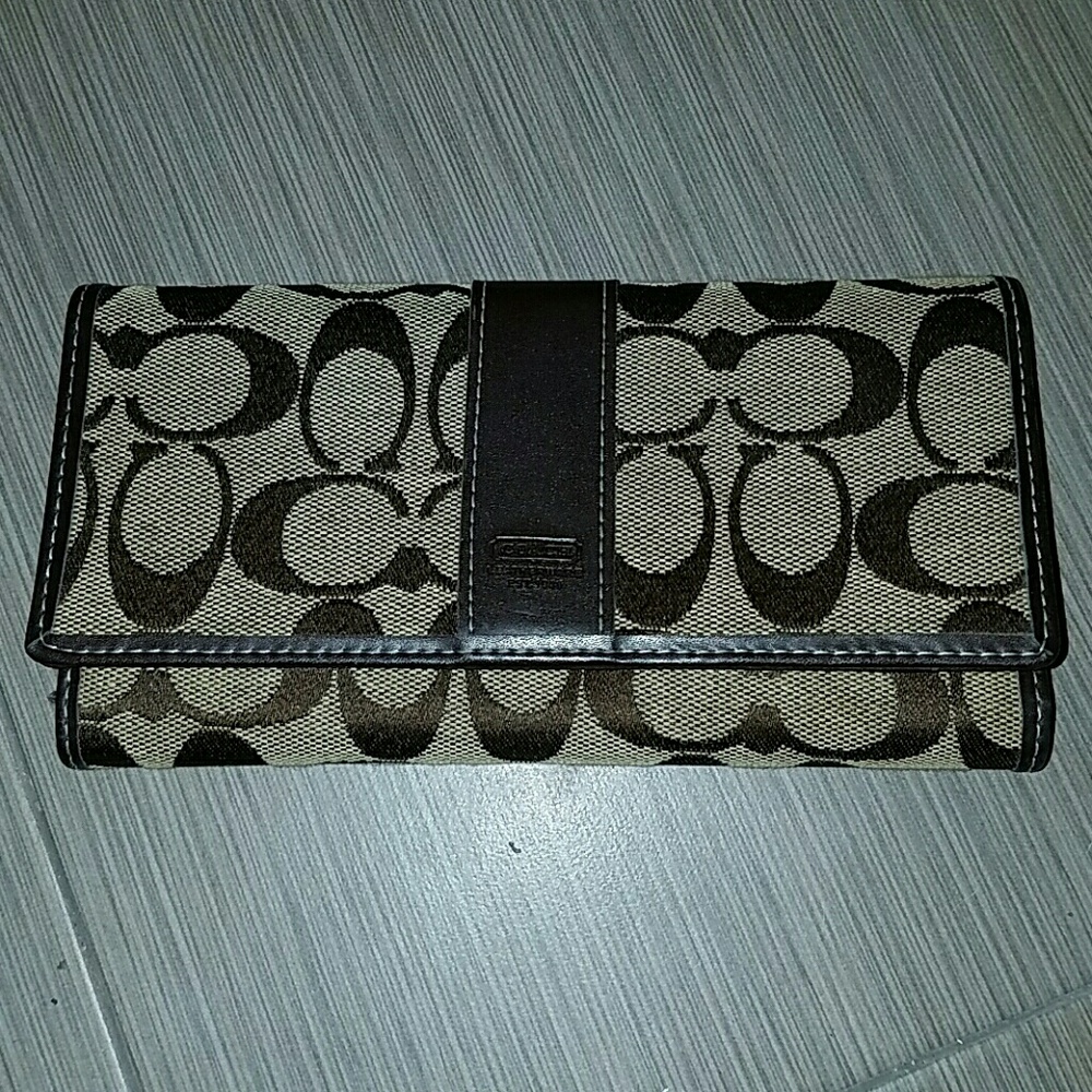 Coach Checkbook Wallet