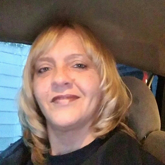 Meet your Posher, Christy - Picture 1 of 1