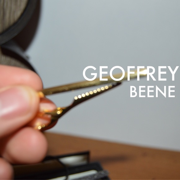 Solid Gold Geoffrey Beene Tie Clip - Picture 1 of 4