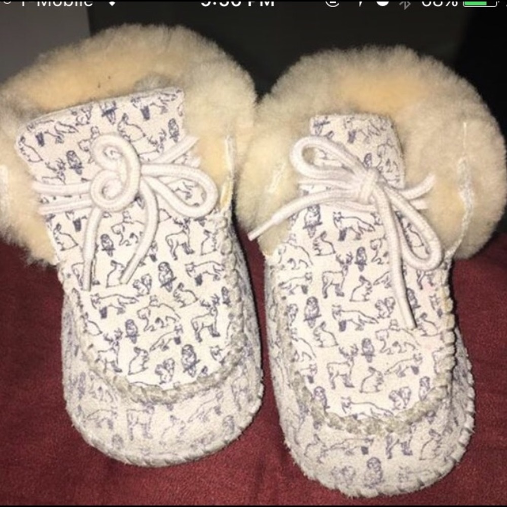 Unisex uggs size 4/5