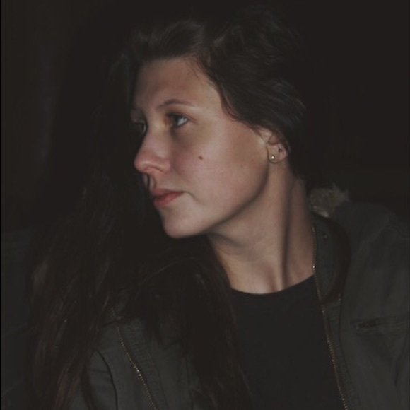 Meet your Posher, Jessica - Picture 1 of 1