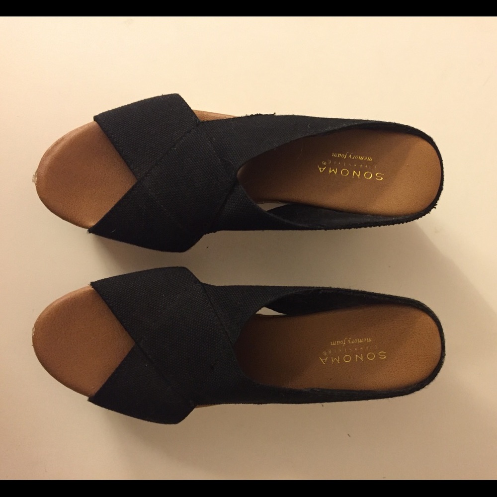 Sonoma Joie Black Wedges