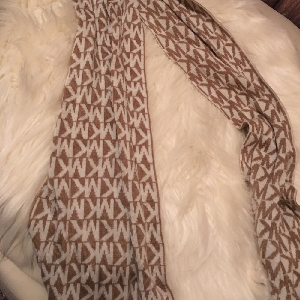 Michael Kors scarf