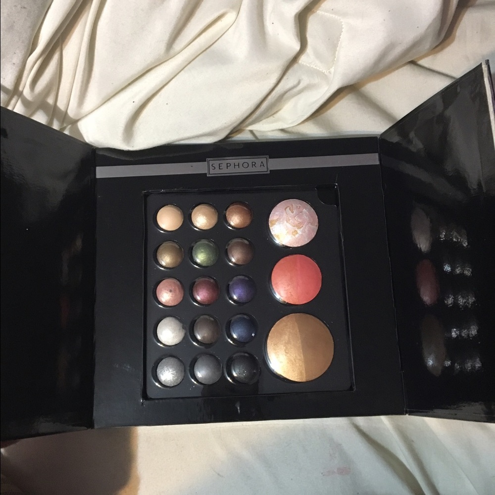 Makeup palette