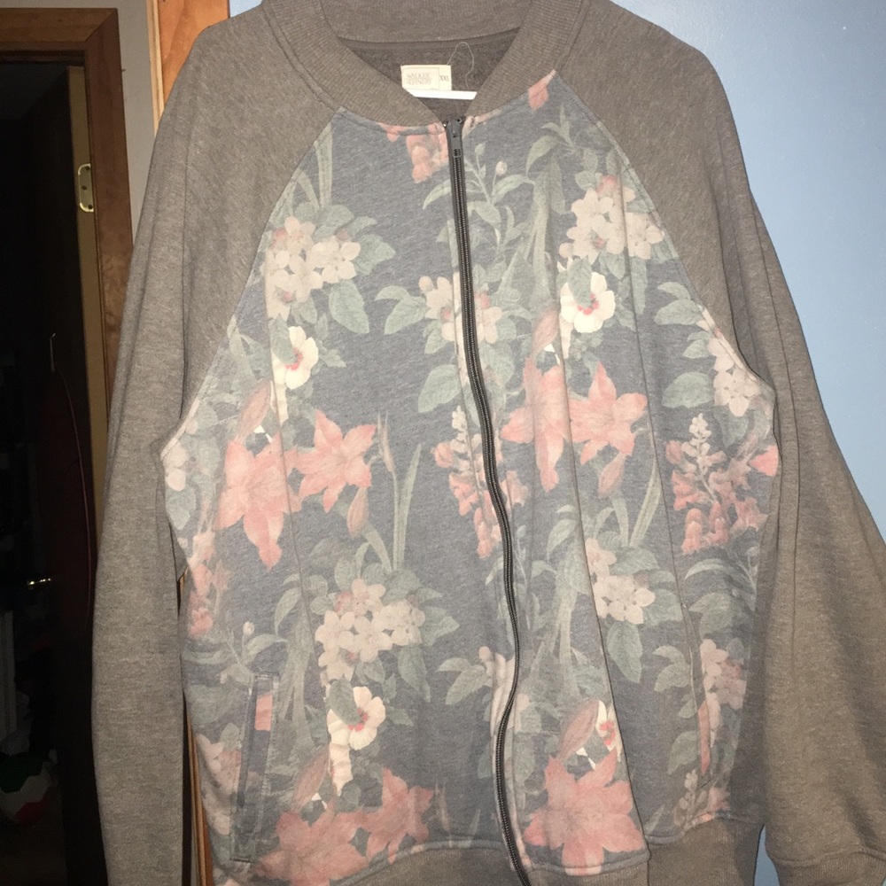 Floral sweat shirt size XXL