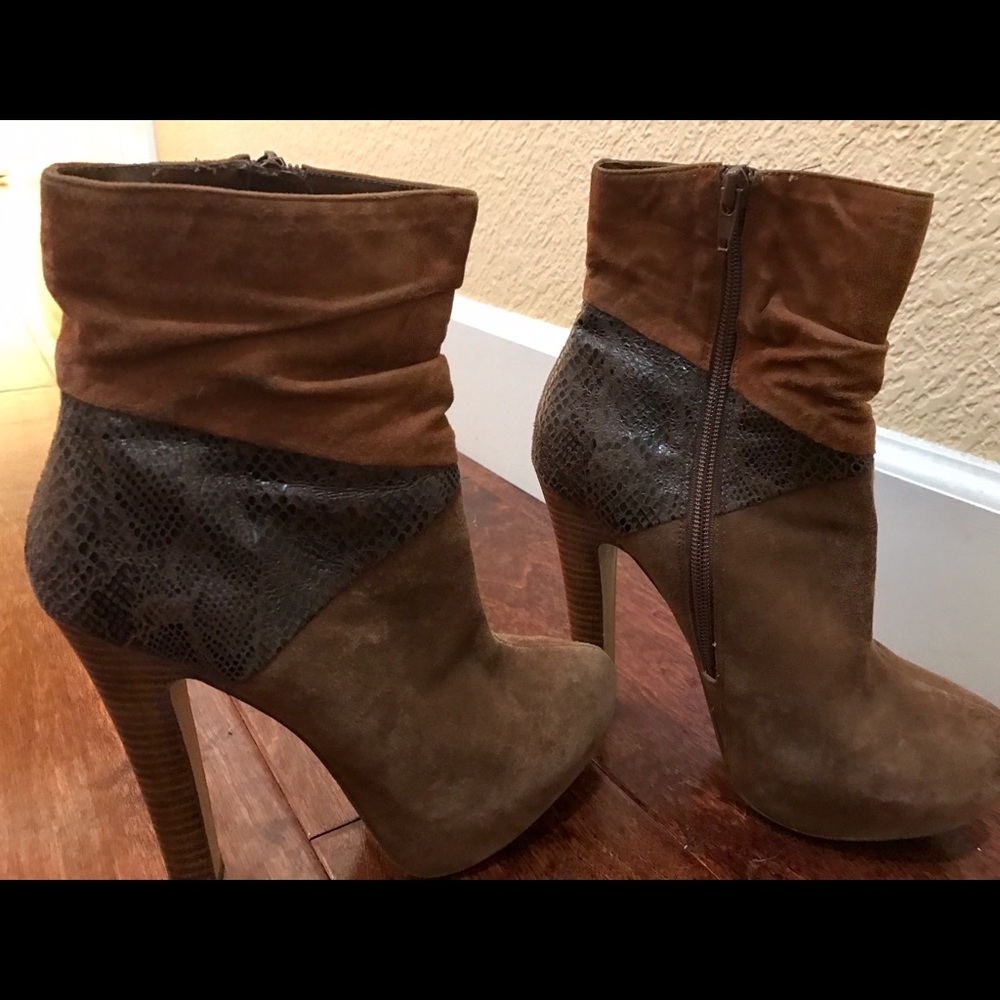 Multicolor booties