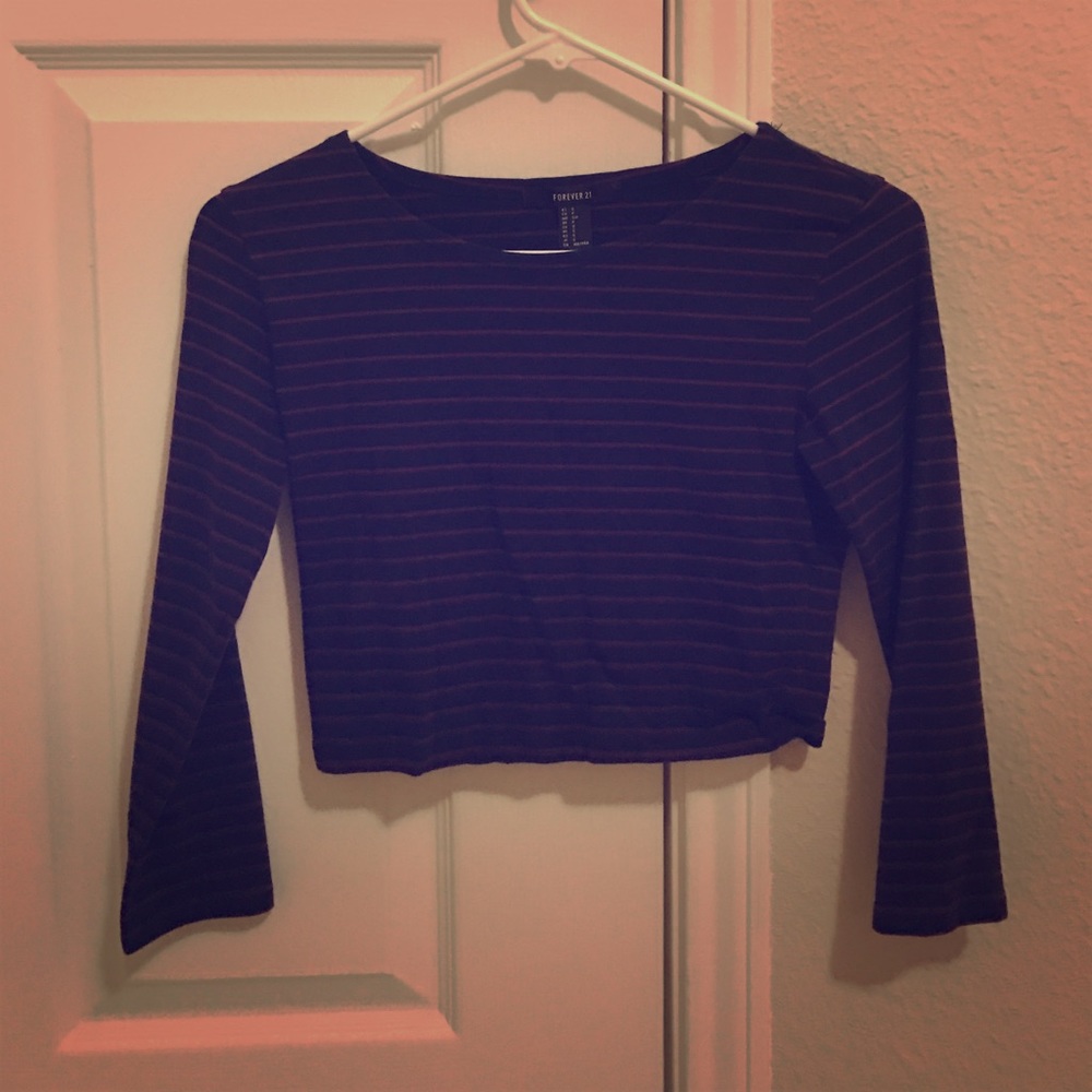 Navy and red long sleeve crop