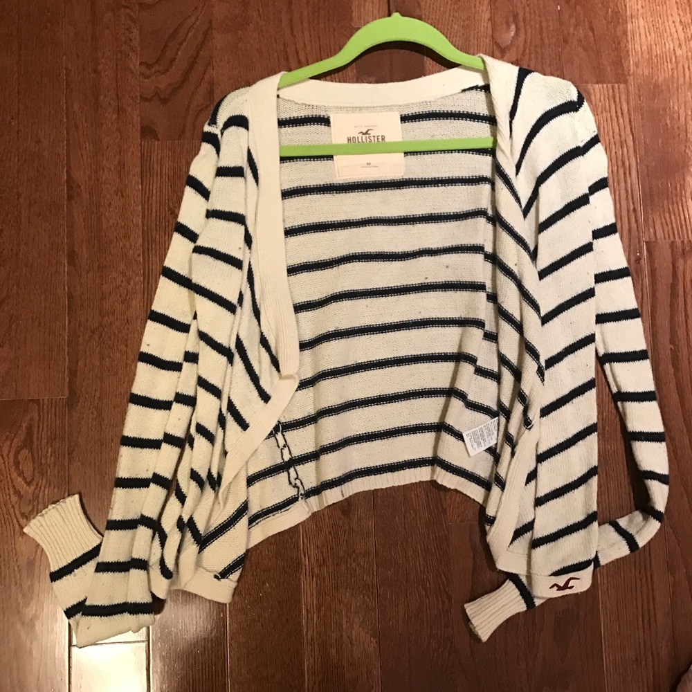 Cute Hollister cardigan sweater