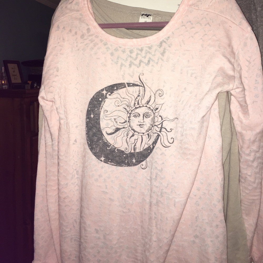 Shirt!  Cute back! Medium but fits big