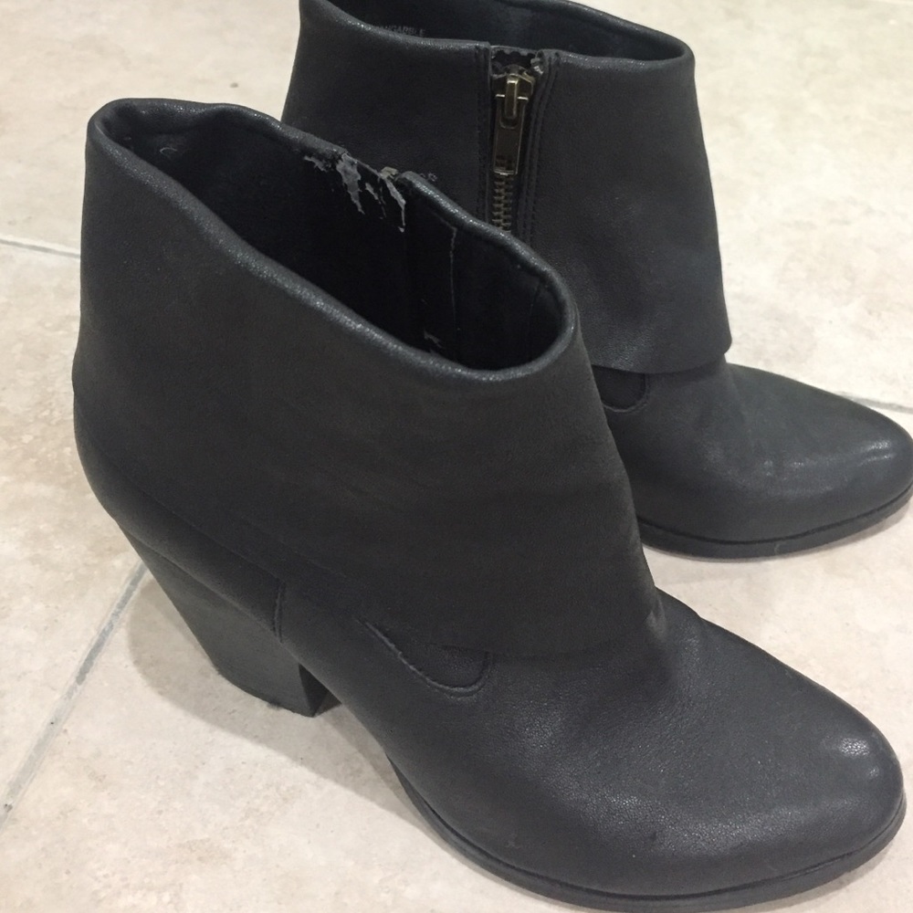 Black Nine West booties
