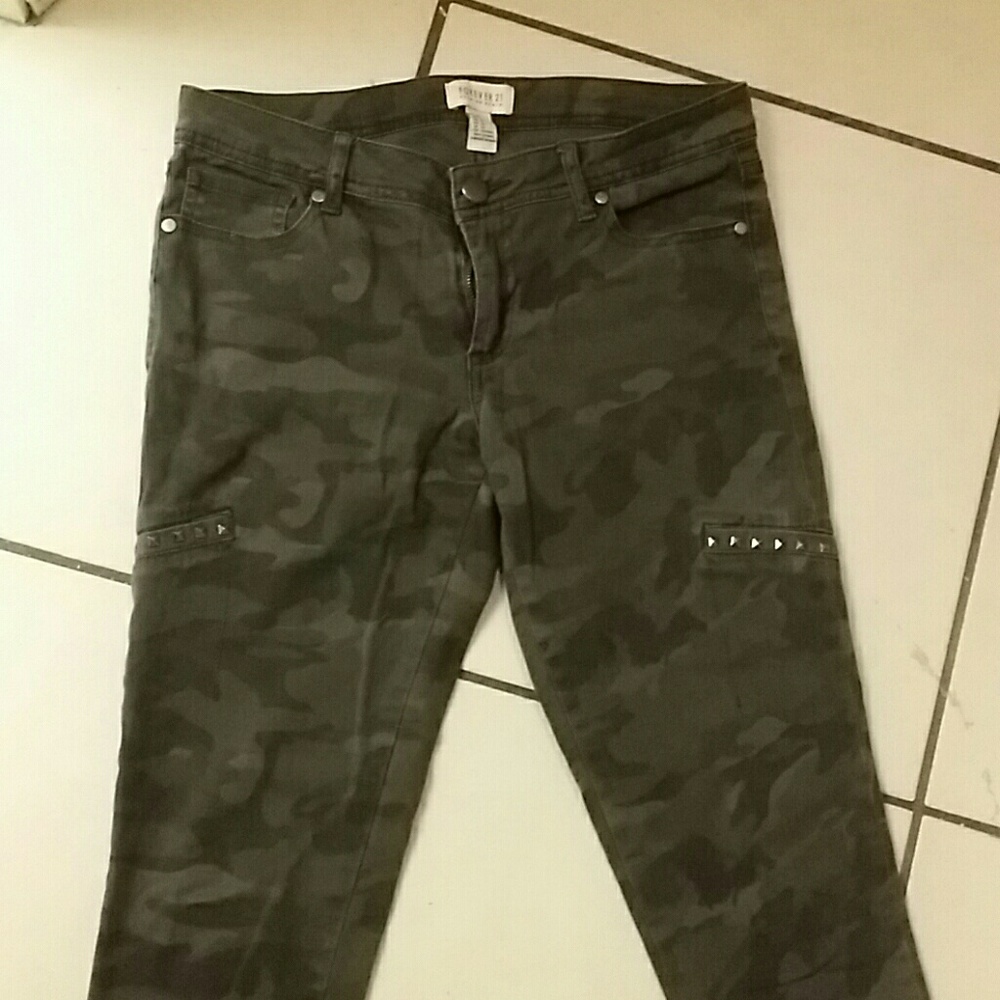 Forever 21 camo pants