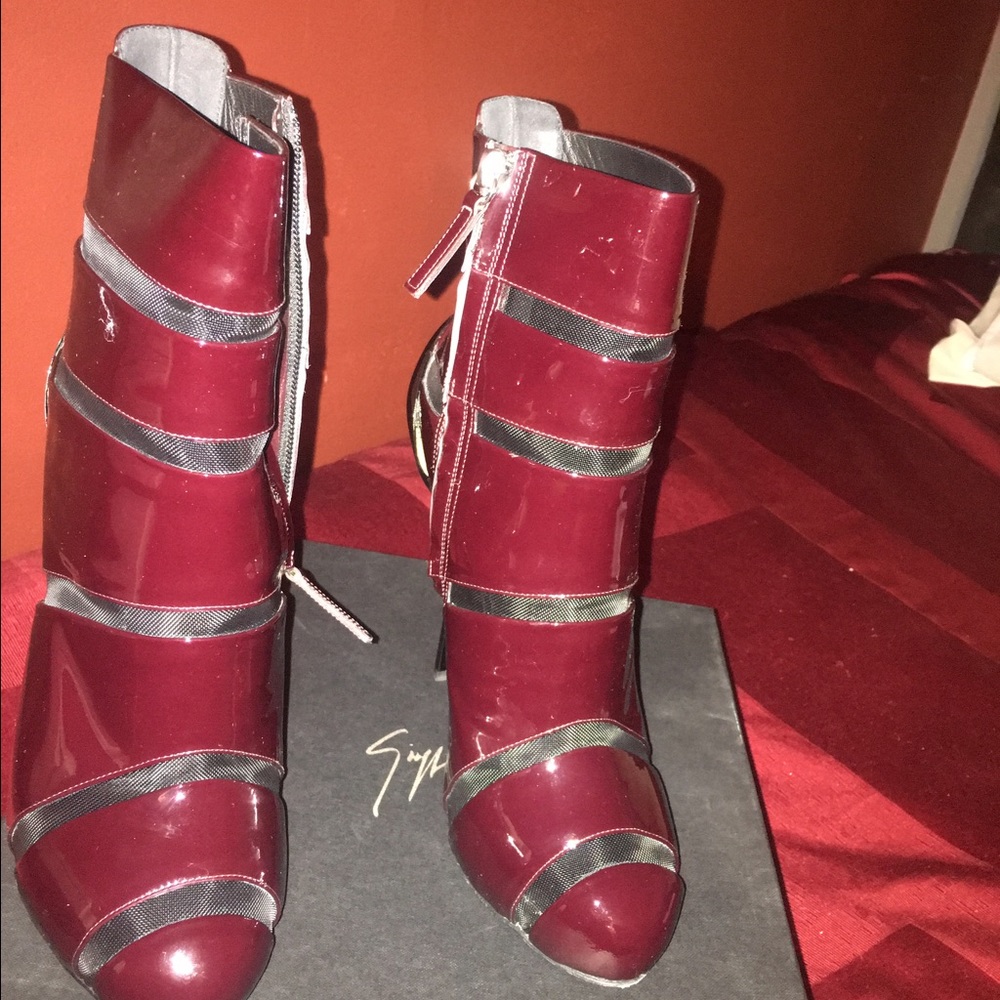 Size 8 guisseppe boots