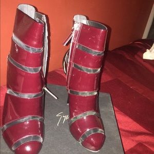 Size 8 guisseppe boots