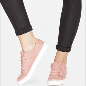 😱NWT Justfab sneakers!