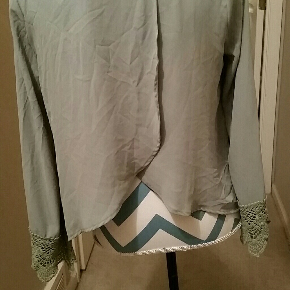 Blouse - Picture 2 of 2