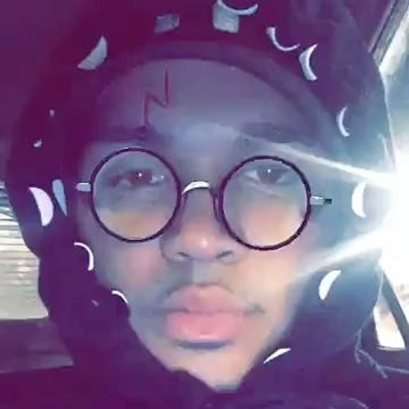 Meet your Posher, Joshua - Picture 1 of 1