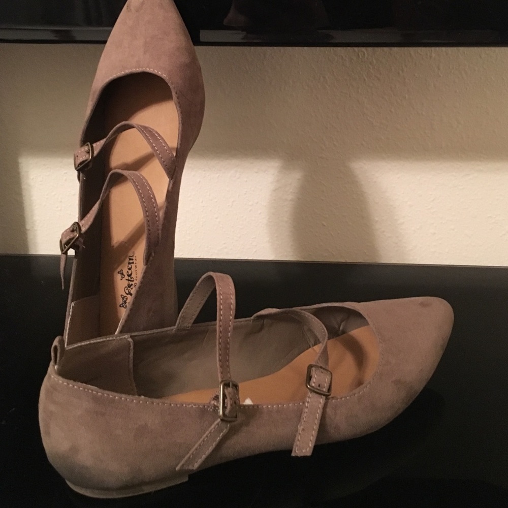 Women's dress flat
