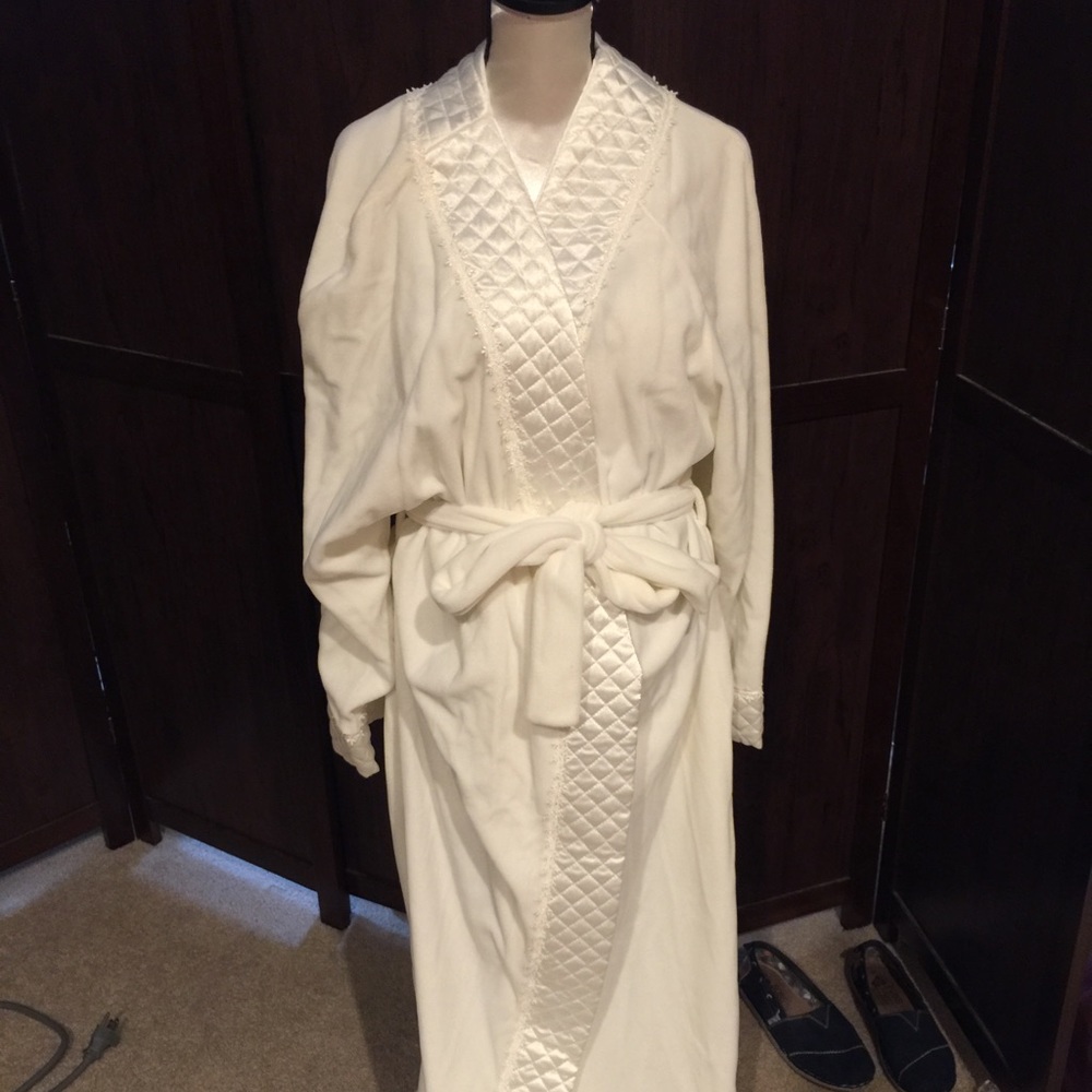 Christian Dior Robe. Like new