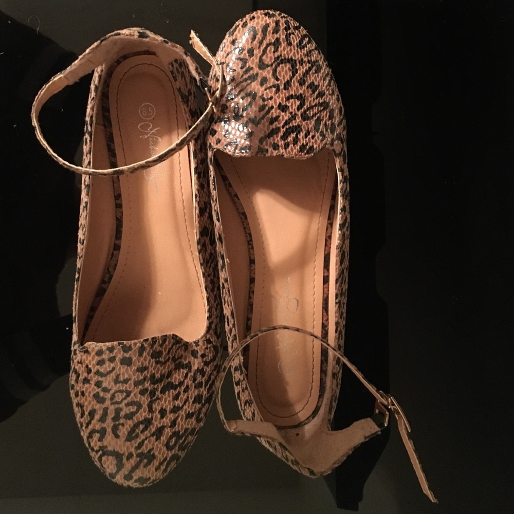 Women's dress flats