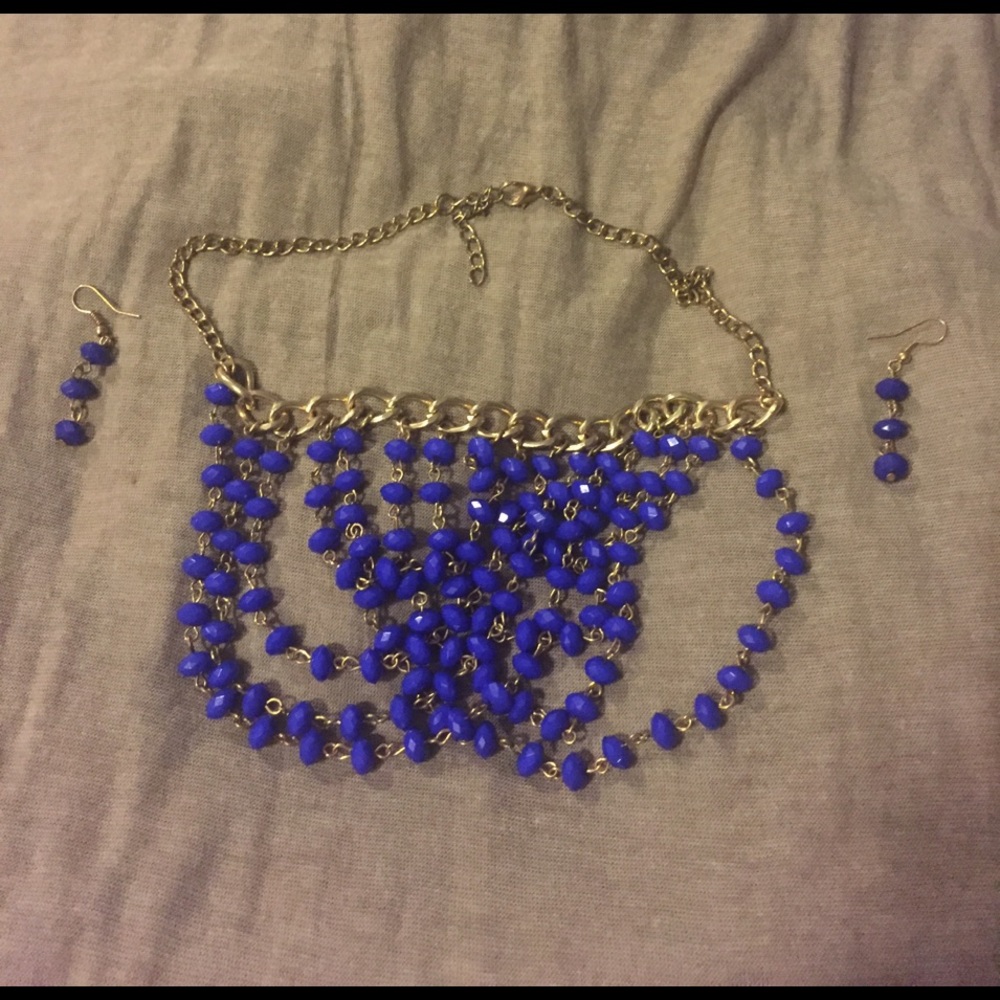 Super cute bib necklace/earrings set