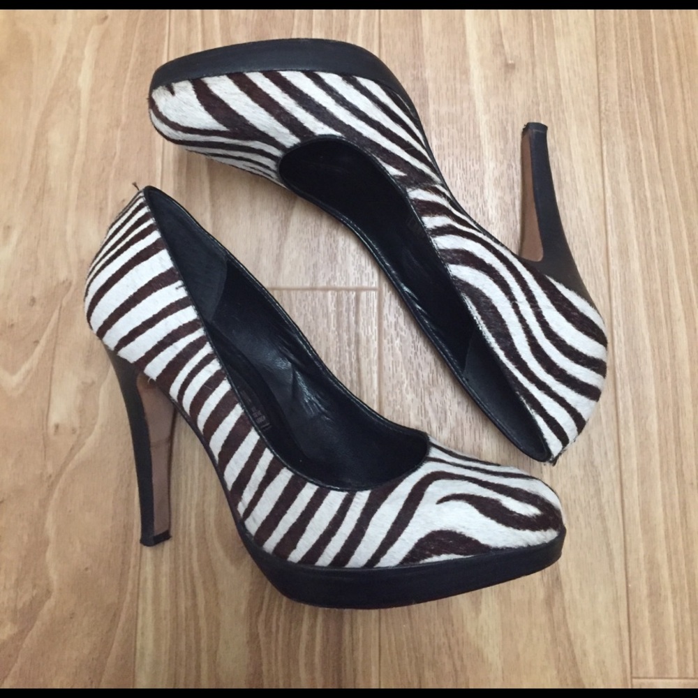 Steve Madden | Zebra Print Pumps