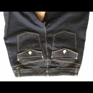 White House- Black Market