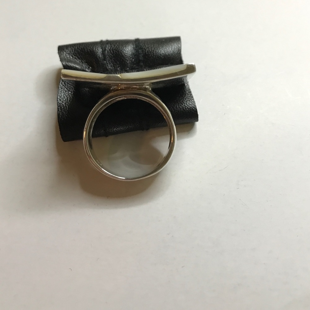 Shell Pearl Sterling Sliver Ring - Picture 3 of 3