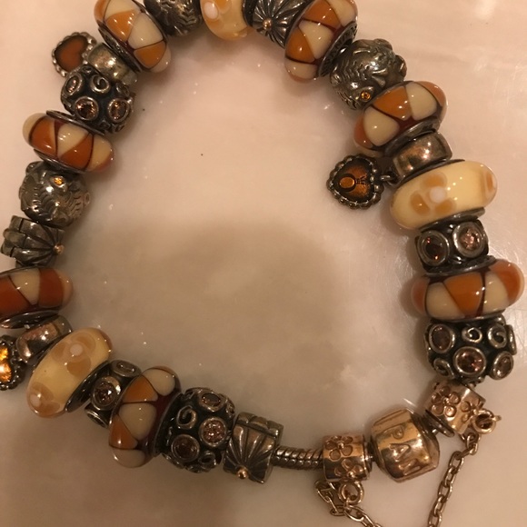 Pandora loaded with gold - Picture 2 of 4