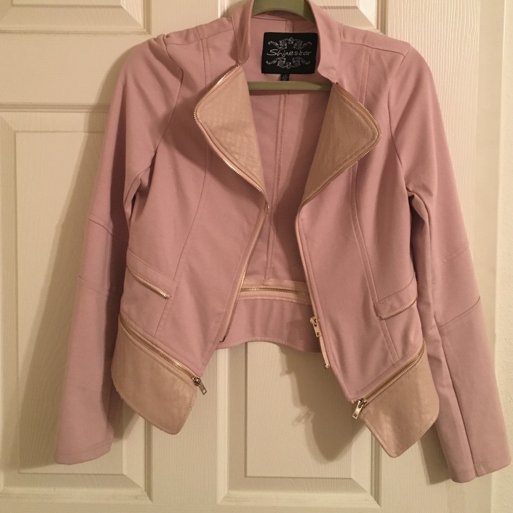Women's light pink textured blazer