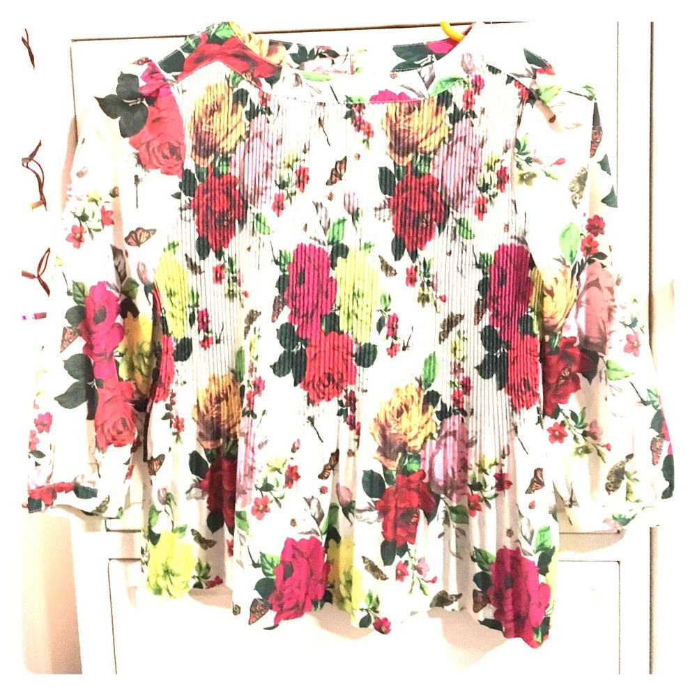 Rose rainbow top