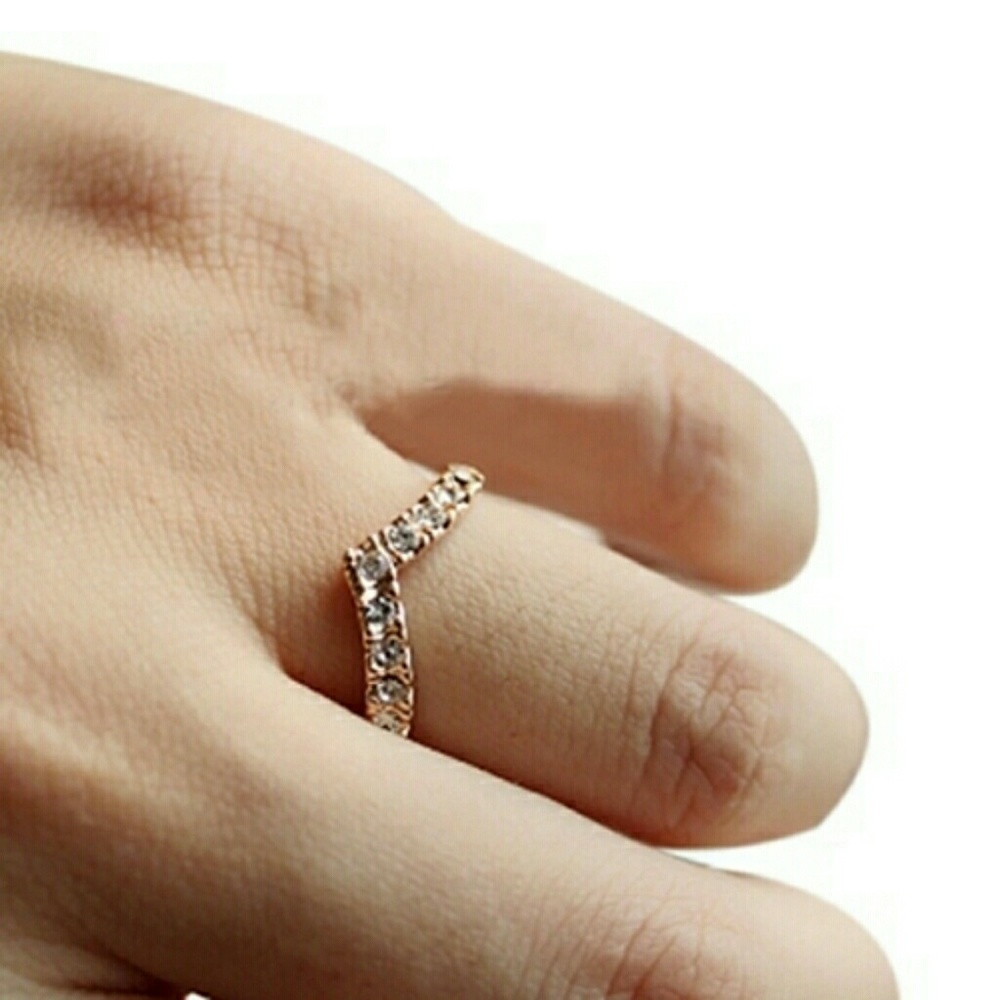18k Gold V Shaped/Chevron Ring