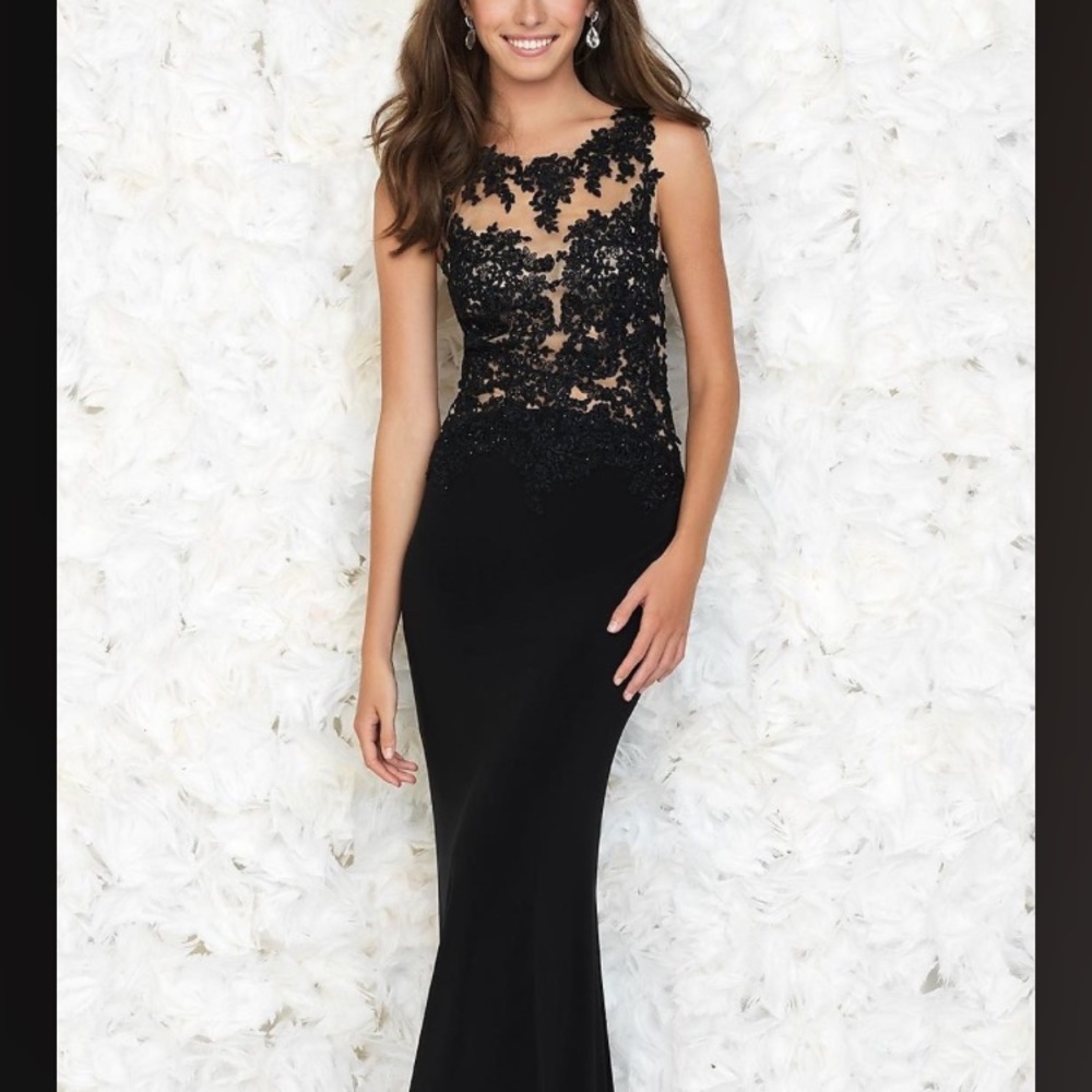 {Madison James Beautiful Prom Dress}